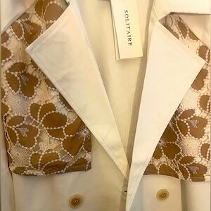 Solitaire Women's Medium Eclectic Grandpa Cream & Camel Lace Accent Blazer